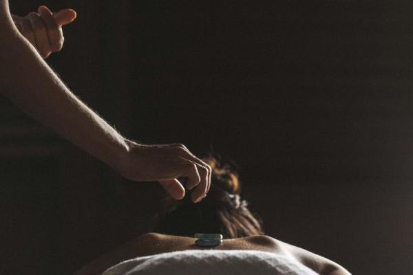 Hot stones Massage || 50 min