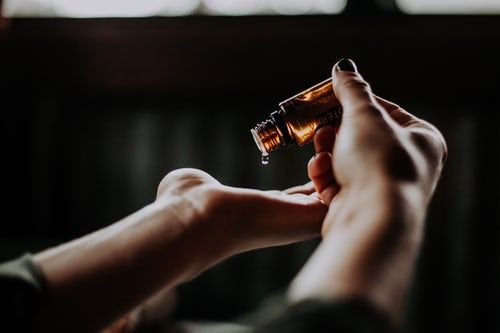 Full Hand Rose Mary Treatment + Manicure || 40 Min